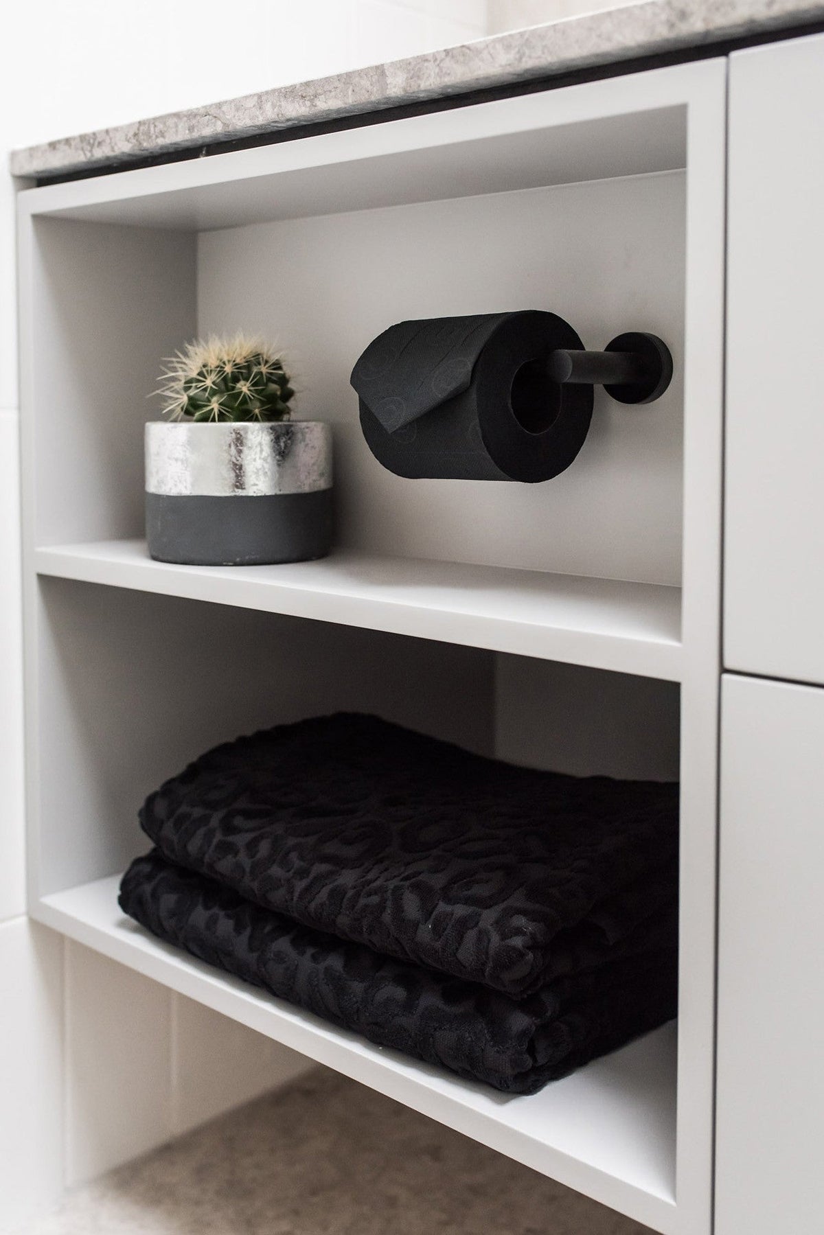 Meir mat zwarte toiletrolhouder — afbeelding 4
